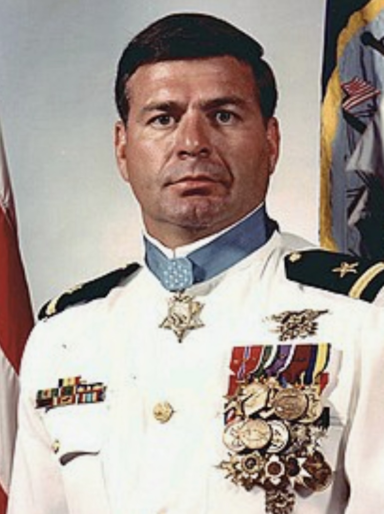Photo Lt Michael E Thornton Navy Seal And Medal Of Honor Recipient