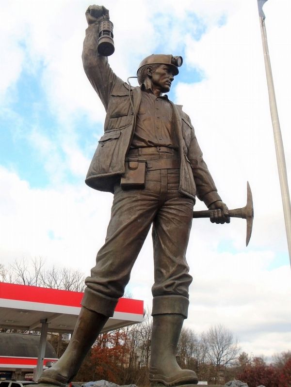 Coal Miners' Statue image. Click for full size.