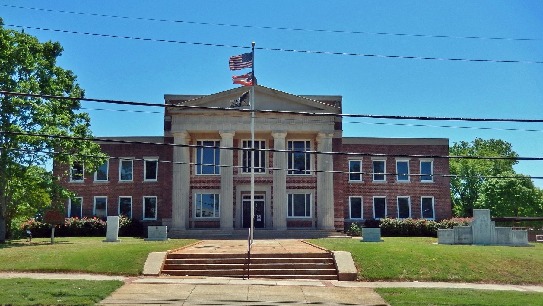 Lamar County Courthouse (<i>west/front elevation</i>). Click for full size. Lamar County Courthouse (<i>west/front elevation</i>) image. Click for full size.