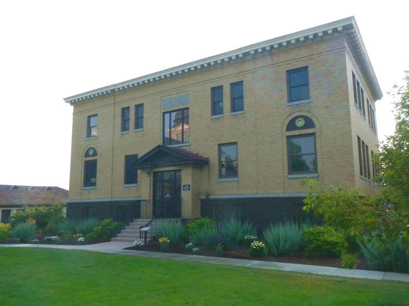 Livestock Building and Marker image. Click for full size.