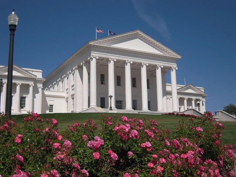 Virginia Capitol Building image. Click for full size.