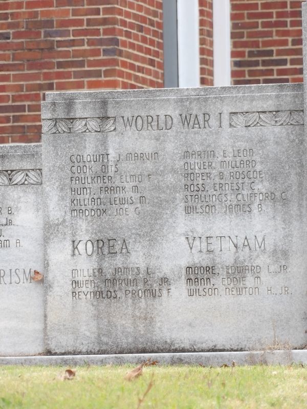 Lamar County Veterans Memorial (World War I, Korea and Vietnam) image. Click for full size.