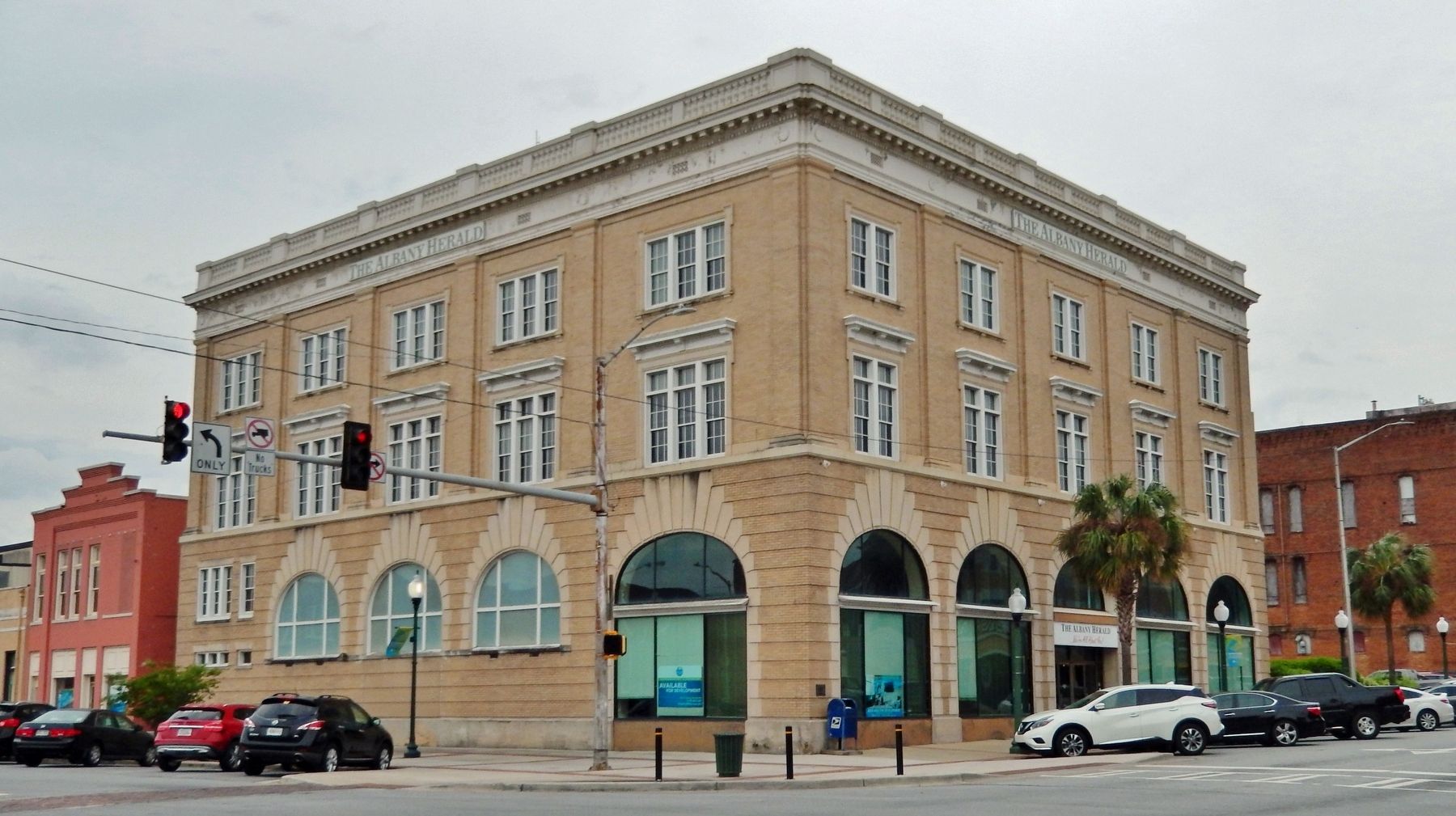 Albany Herald/Rosenberg Brothers Department Store<br>(<i>northwest elevation</i>). Click for full size. Albany Herald/Rosenberg Brothers Department Store<br>(<i>northwest elevation</i>) image. Click for full size.