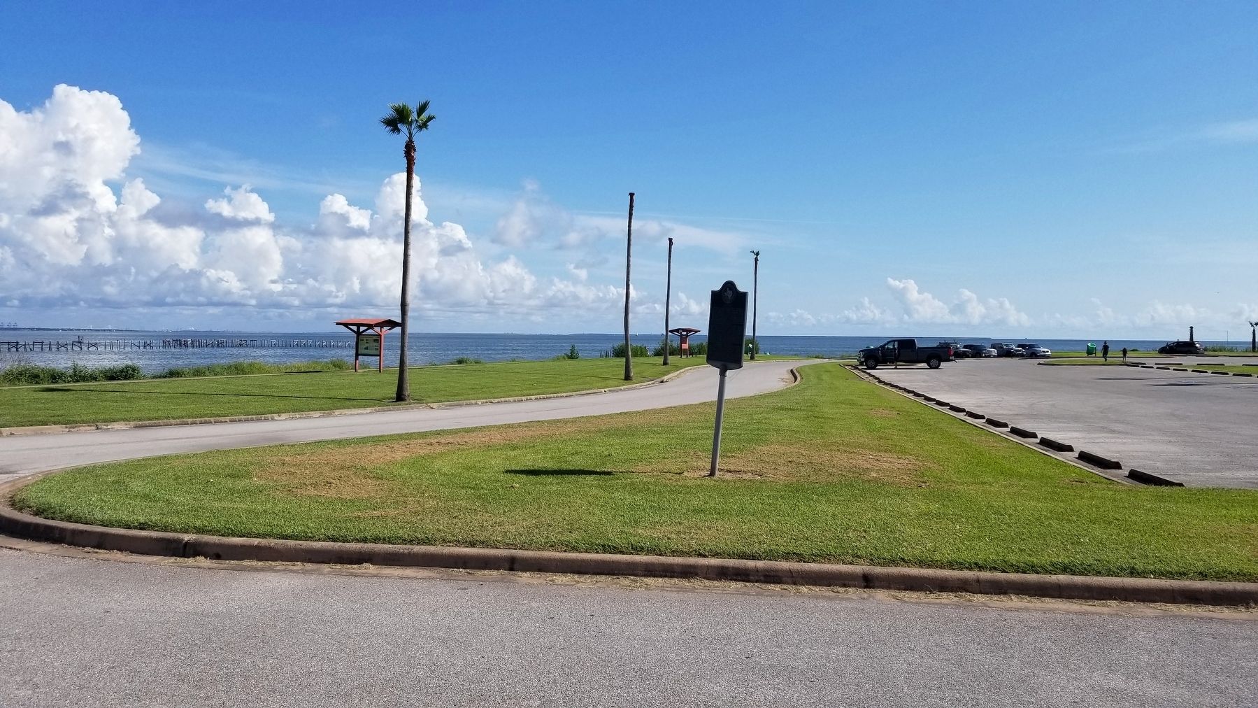 A view of the bay and the San Leon Marker image. Click for full size.