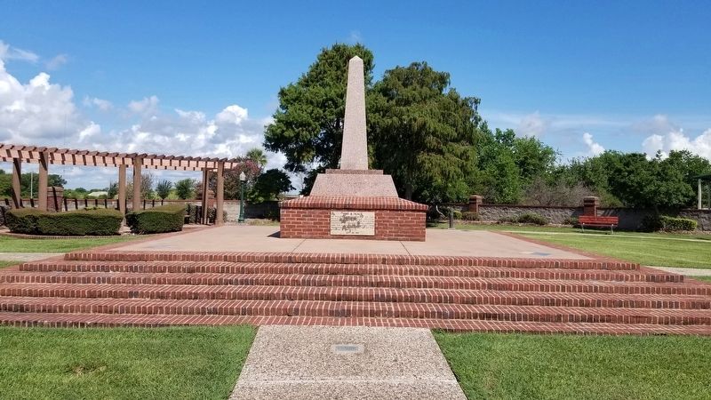 The Servicemen From Texas City Marker is on the reverse side of the monument image. Click for full size.