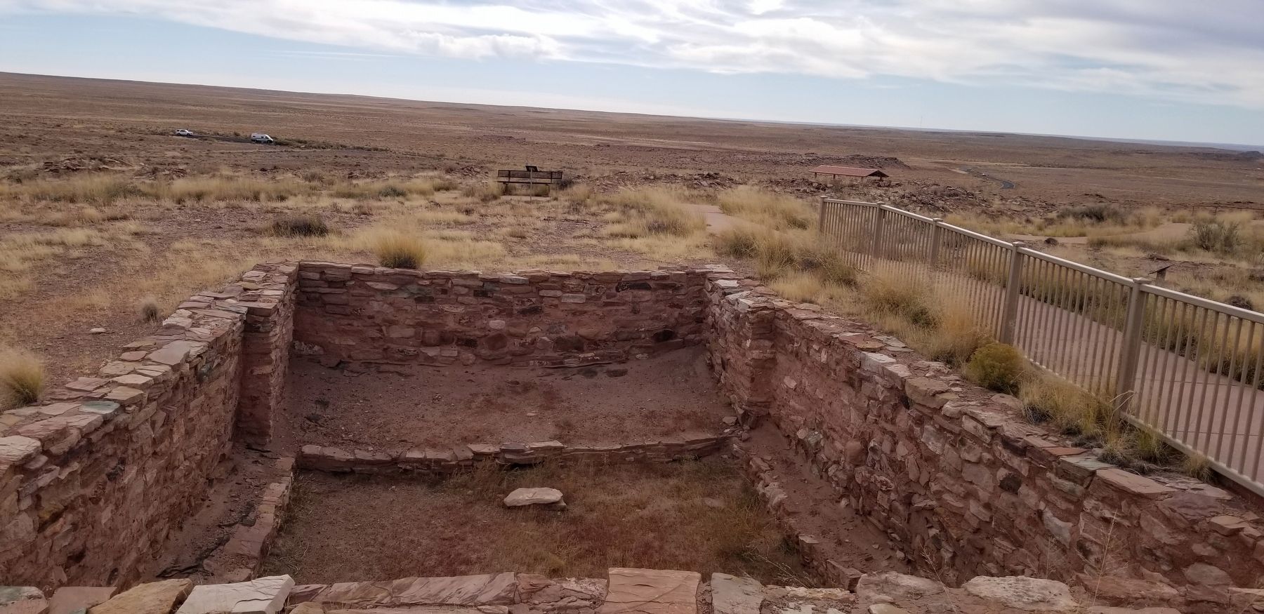 The view of the Vandalized Kiva looking toward the south image. Click for full size.