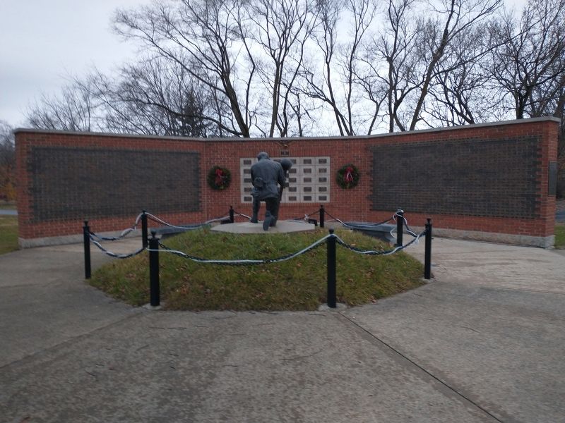 Gibsonburg Veterans Memorial image. Click for full size.