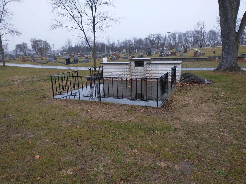 Memorial To Veterans Marker. Click for full size. Memorial To Veterans Marker image. Click for full size.
