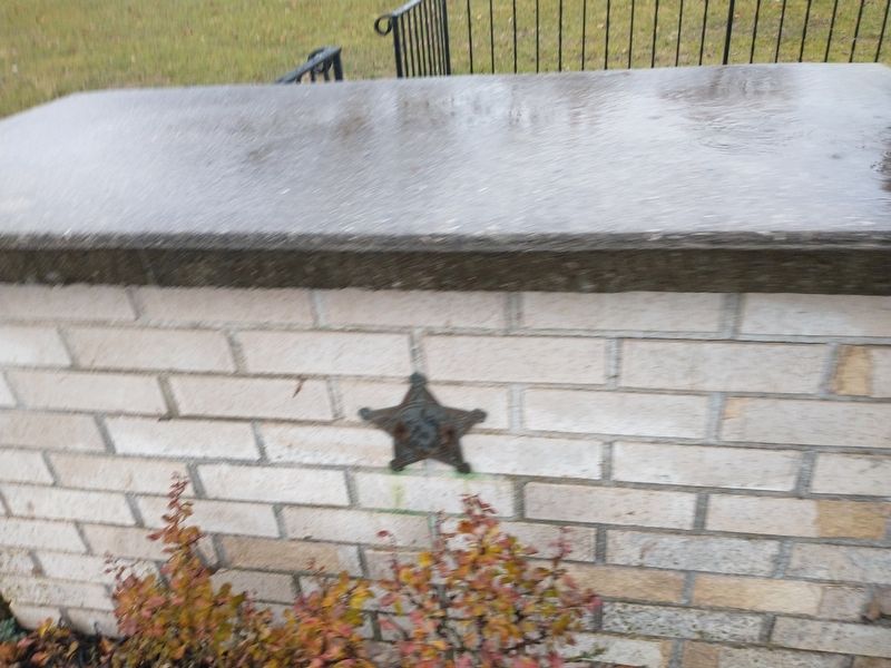 Memorial To Veterans Marker. Click for full size. Memorial To Veterans Marker image. Click for full size.