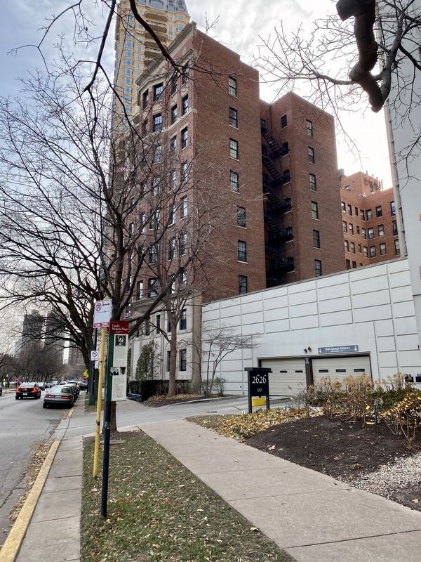 L�szl� Moholy-Nagy Marker - wide view image. Click for full size.