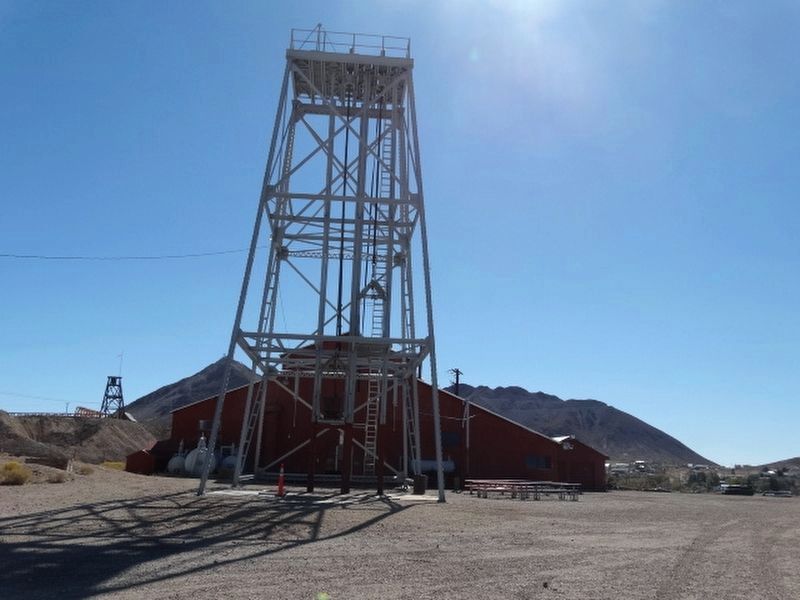 Mizpah Mine Hoist House and Headframe image. Click for full size.