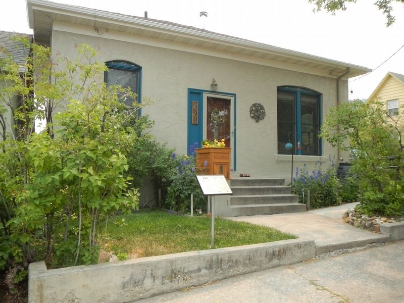 221 Spencer Street Residence and Marker image. Click for full size.