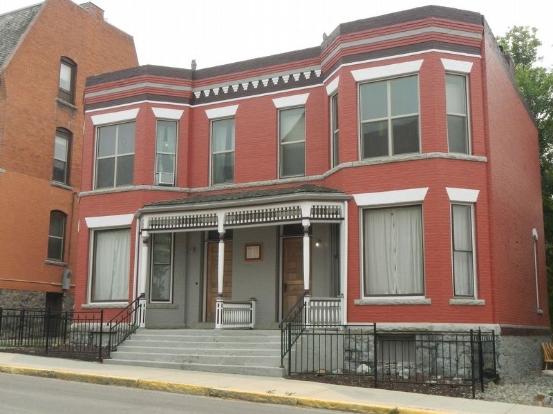 Sixth Avenue Apartment and Marker. Click for full size. Sixth Avenue Apartment and Marker image. Click for full size.