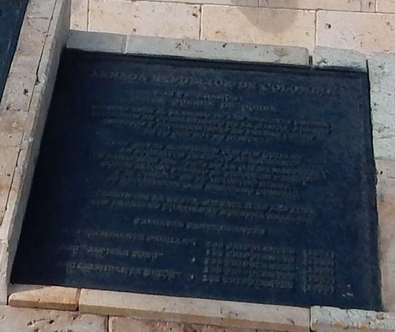 Placa derecha/Right plaque. Click for full size. Placa derecha/Right plaque image. Click for full size.