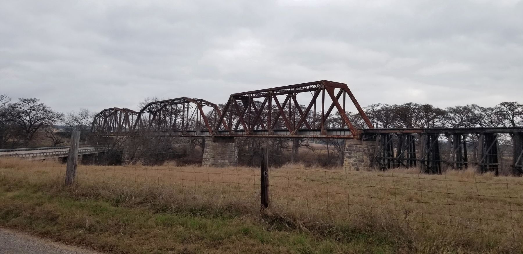 Guadalupe River Railroad Bridge - west of the park image. Click for full size.