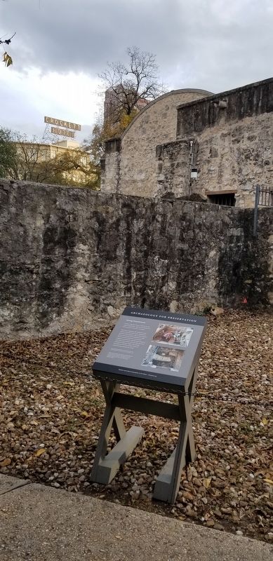 The Strong Foundations Marker near the Alamo chapel image. Click for full size.