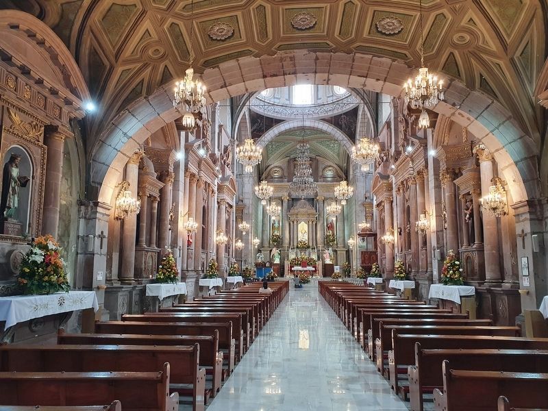 An interior view of the Temple of San Francisco image. Click for full size.