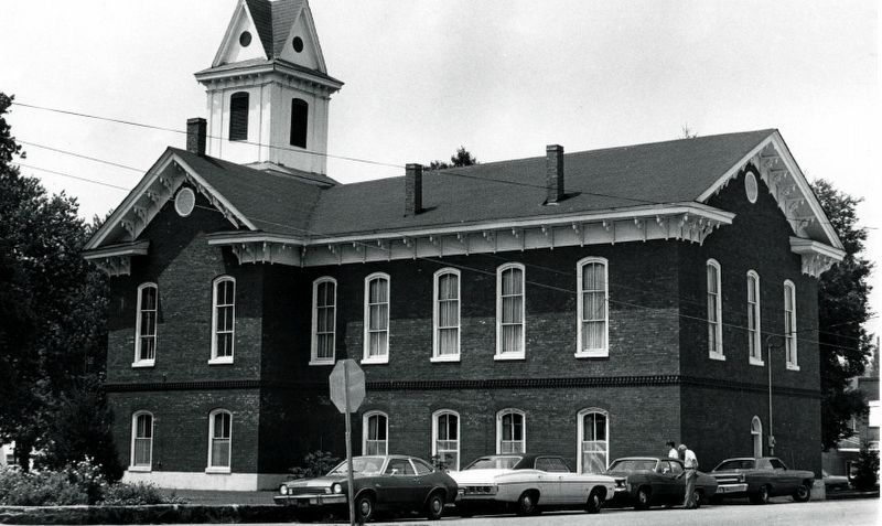 Clay County Courthouse image. Click for more information.
