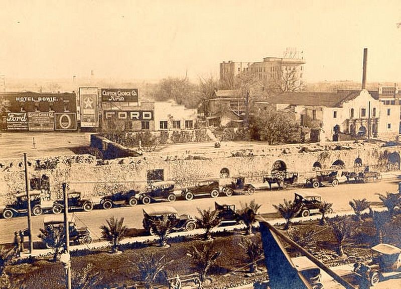 The Alamo and Downtown San Antonio image. Click for full size.