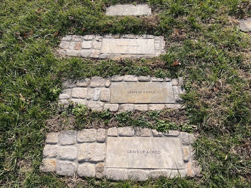 Some of the graves which have been labeled image. Click for full size.