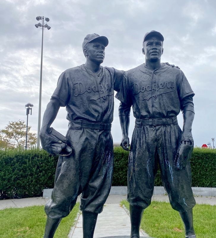 Jackie Robinson and Pee Wee Reese - TALKING STATUES