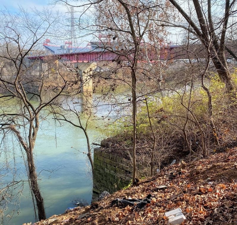 Cumberland River Bridge Abutment image. Click for full size.
