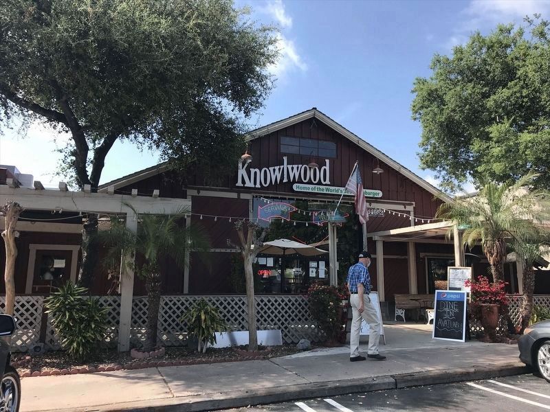 The Knolwood Restaurant. Click for full size. The Knolwood Restaurant image. Click for full size.