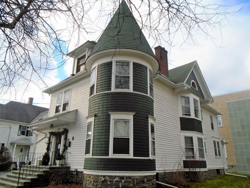 Dr. Wm. B. Kenworthey House and Marker image. Click for full size.