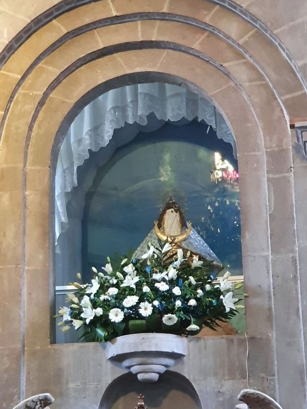 The Virgen de la Pea de Francia, above the church altar image. Click for full size.