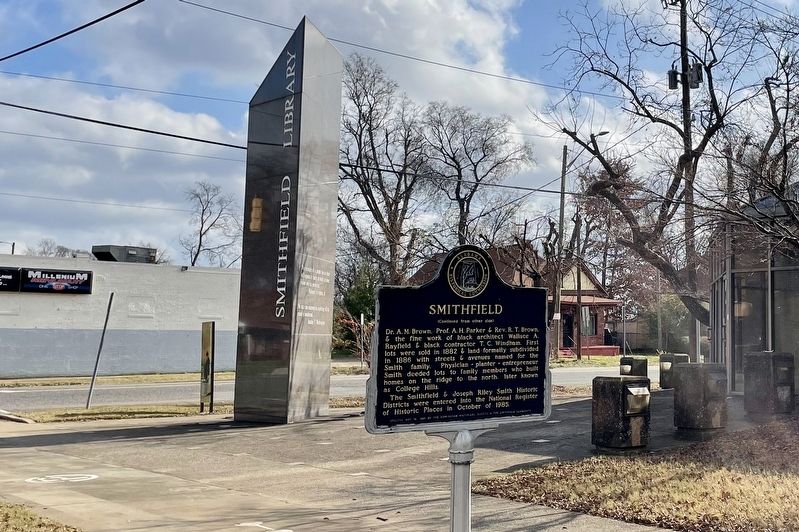 Marker is to left of Smithfield Library obelisk. image. Click for full size.