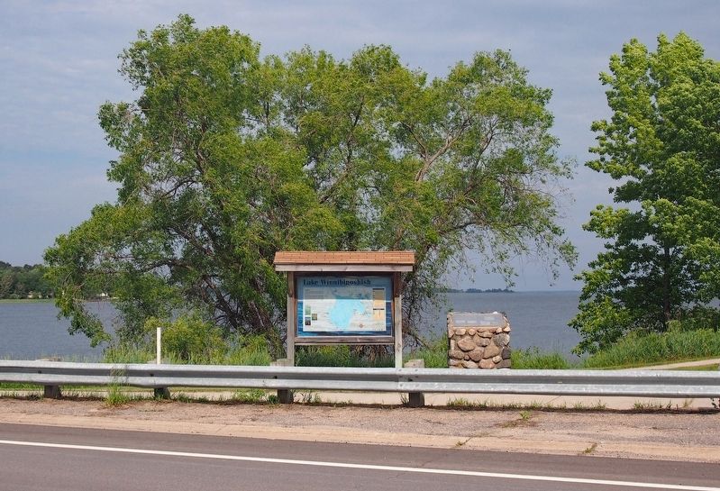 Marker overlooking Lake Winnibigoshish beside County Highway 9 image. Click for full size.