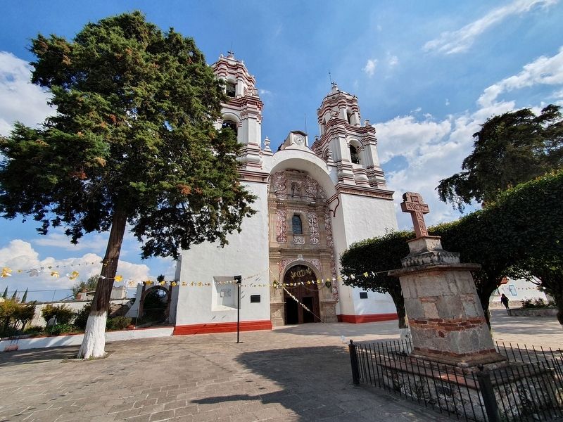 Mazahua Cathedral and Marker image. Click for full size.