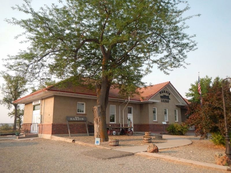 Burlington Northern Depot and Marker image. Click for full size.