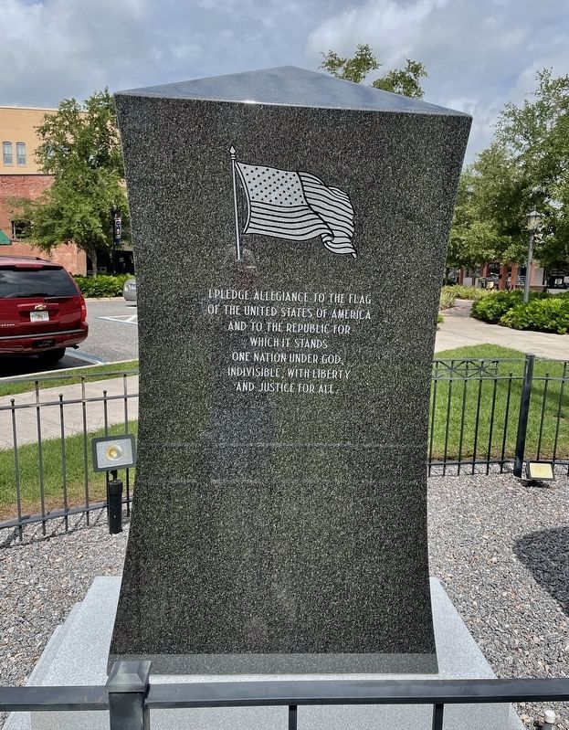 Female Veterans Monument (Side 3) image. Click for full size.