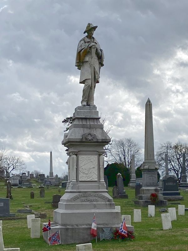 Confederate monument mentioned in marker text. image. Click for full size.