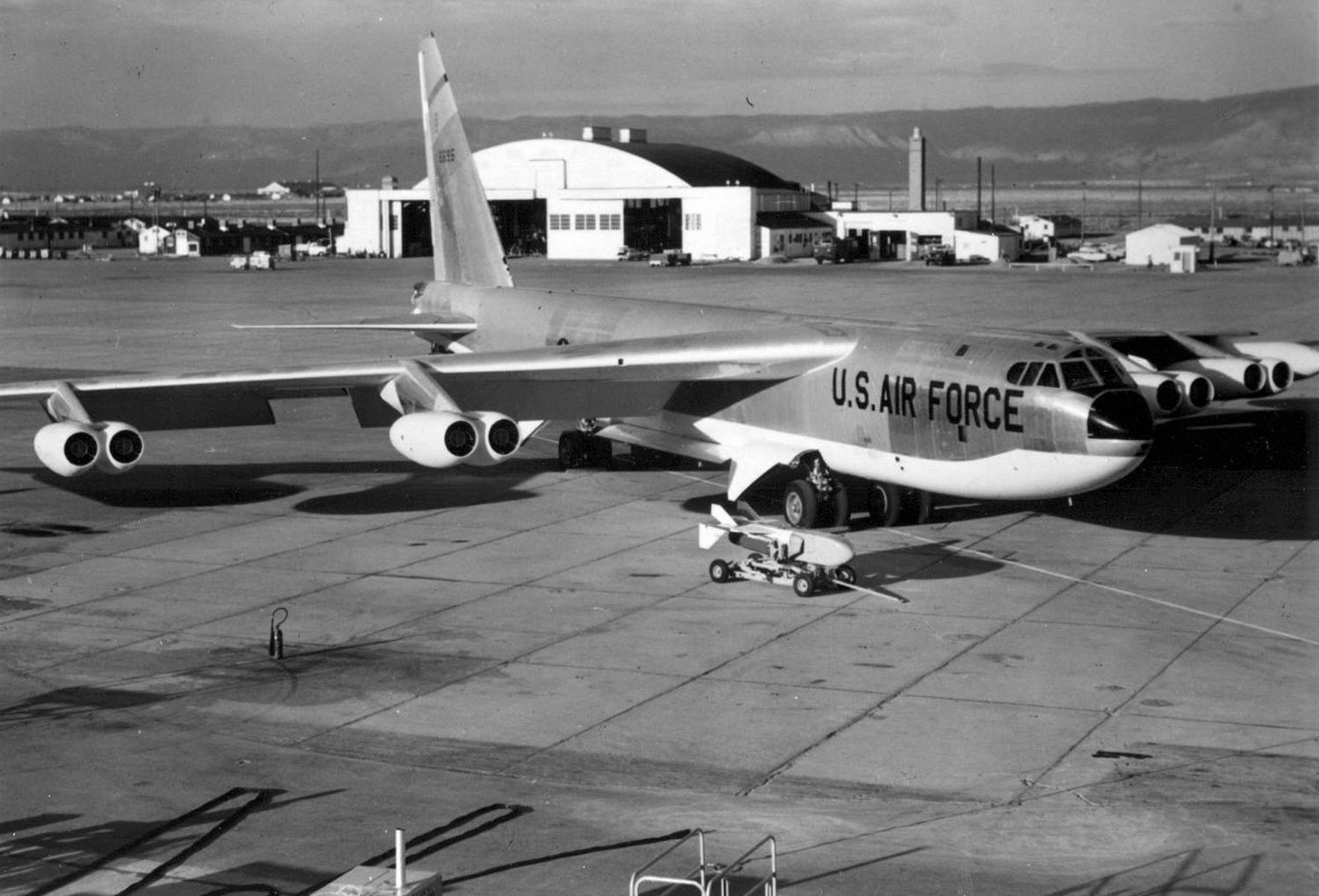 Boeing B-52D Stratofortress Bomber image. Click for full size.