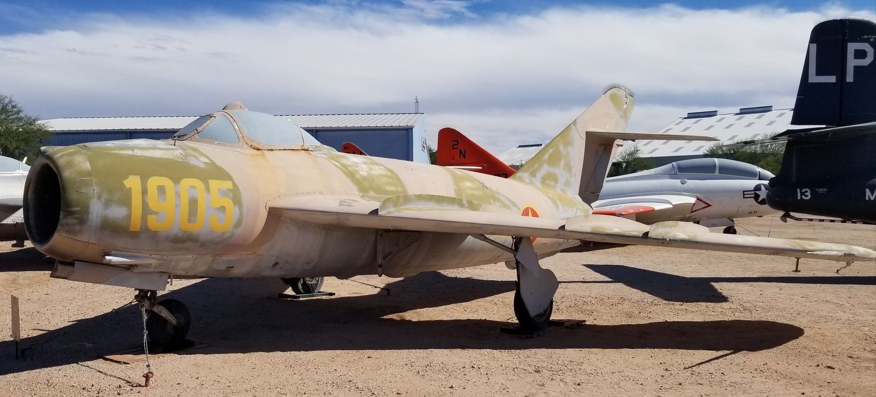 The Mikoyan-Gurevich Mig-17F (LIM-5) image. Click for full size.