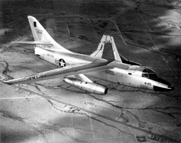 A Douglas B-66B (53-506) in flight image. Click for full size.