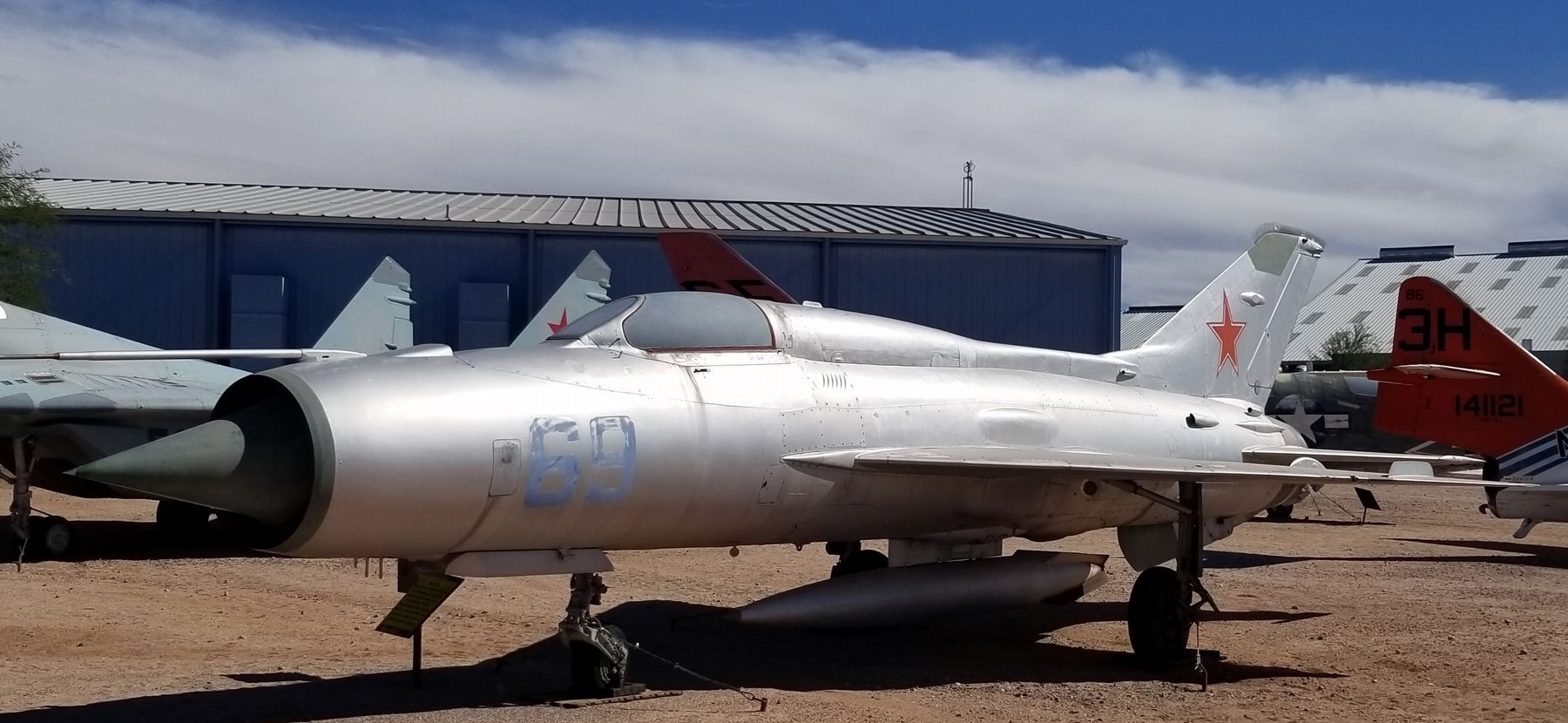 The full view of the MiG-21PF image. Click for full size.
