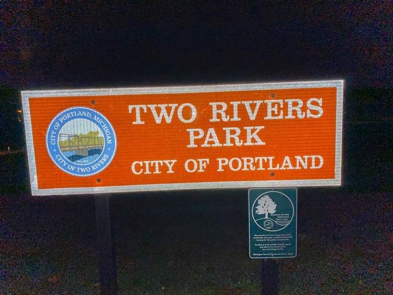 Two Rivers Park Sign image. Click for full size.