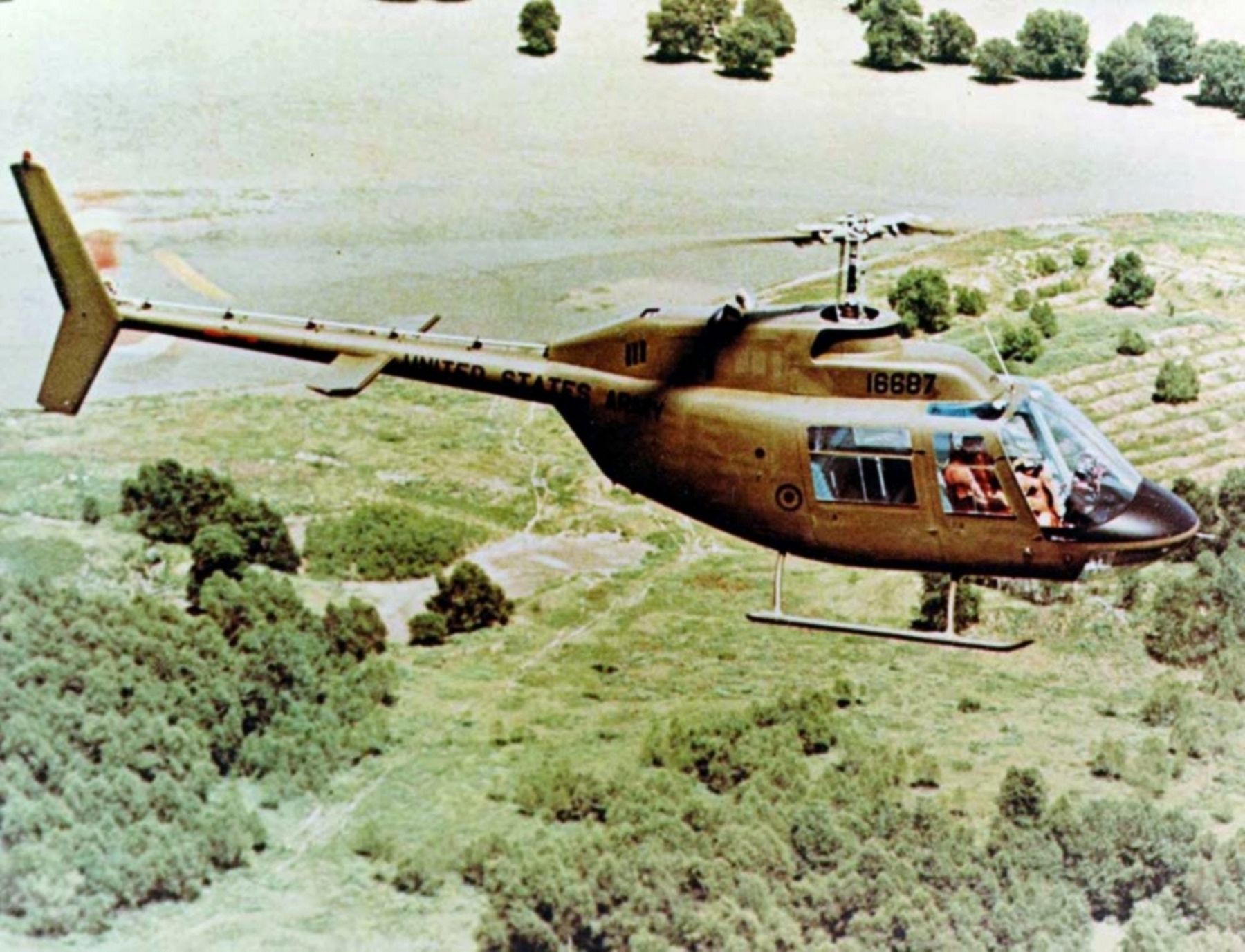 A U.S. Army Bell OH-58A-BF Kiowa (s/n 68-16687) in flight. image. Click for full size.
