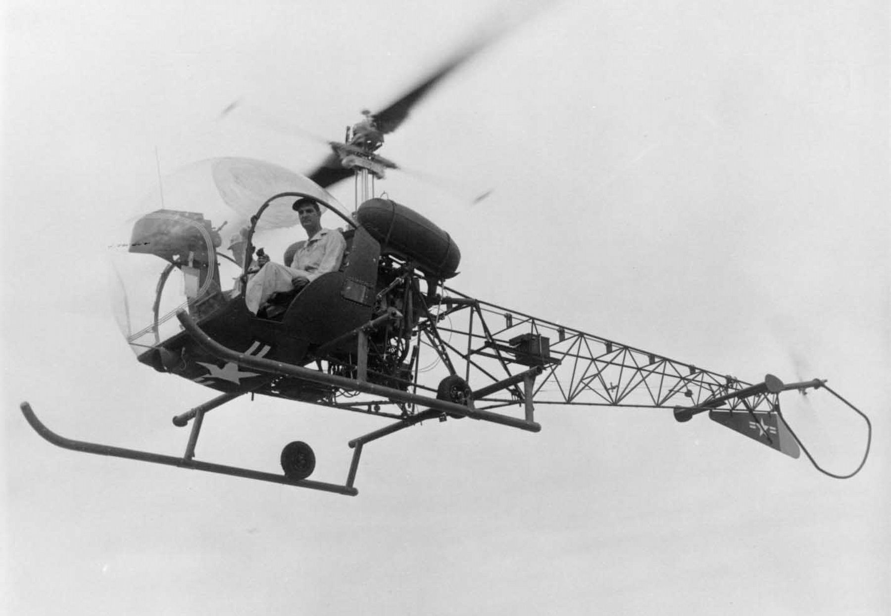 Bell 47-OH-13 inflight. Click for full size. Bell 47-OH-13 inflight image. Click for full size.