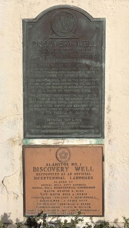 Discovery Well - Signal Hill Field Marker. Click for full size. Discovery Well - Signal Hill Field Marker image. Click for full size.