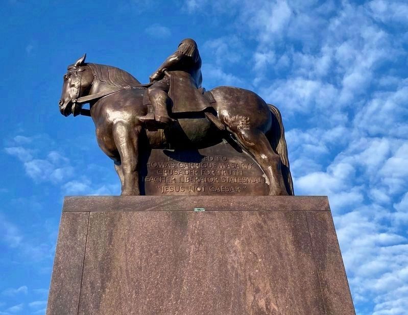 Blanik Knight statue atop the memorial image. Click for full size.