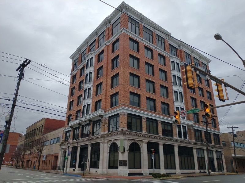 700 Market Square Building. Click for full size. 700 Market Square Building image. Click for full size.