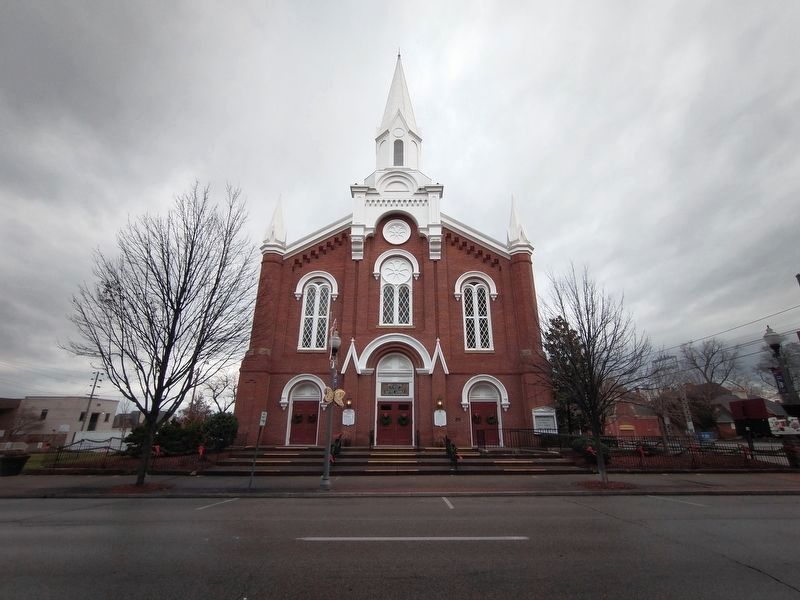 First Baptist Church and Marker image. Click for full size.