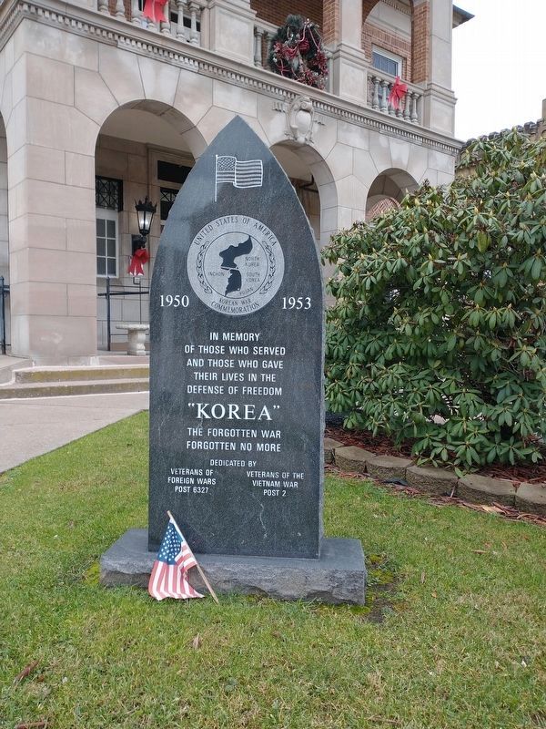 Tyler County Korea War Memorial image. Click for full size.