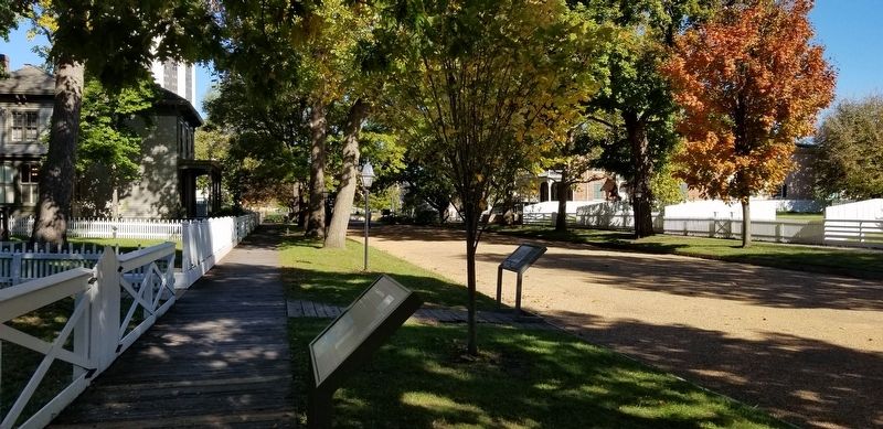 The People Lincoln Knew Marker is the first marker on the left of the two markers image. Click for full size.