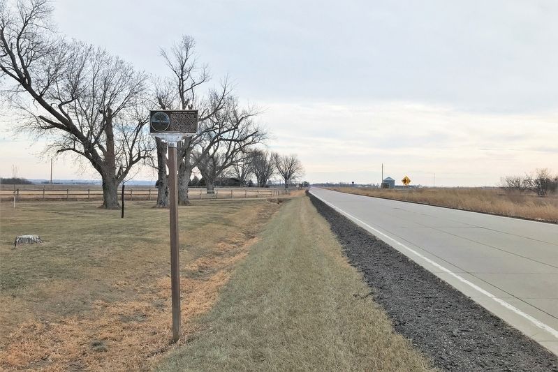Fourteen Mile House Marker, from the northwest. Click for full size. Fourteen Mile House Marker, from the northwest image. Click for full size.