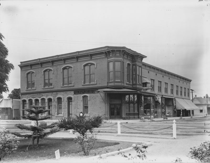 <i>Bank of Orange on East Chapman Avenue, Orange, California, ca. 1907</i> image. Click for full size.